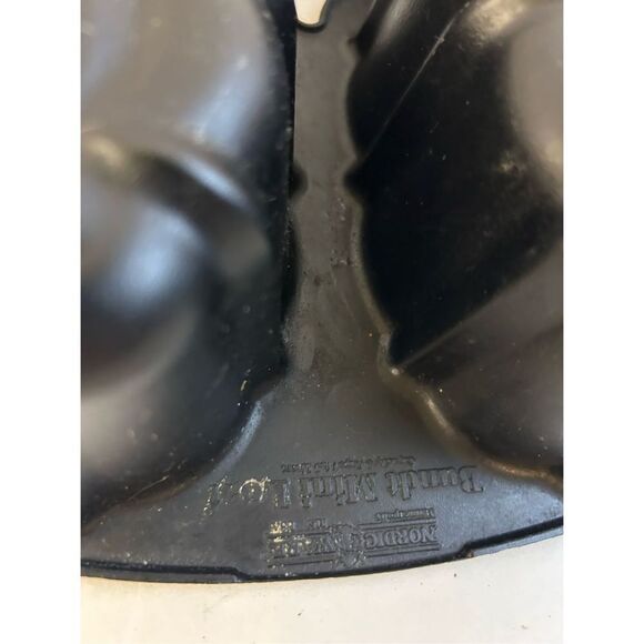 NordicWare 4 mini bunt loaf heavy duty baking pan 13x9" Bake ware pans - Picture 6 of 6